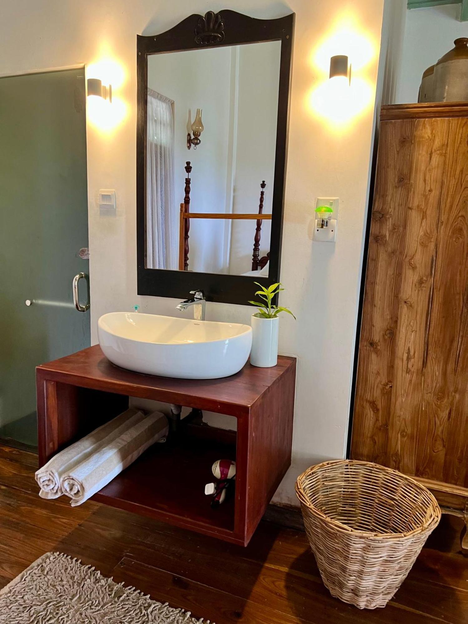 Villa Seven Faces-Luxury Escape,Stunning Views With Private Pool For A Couple Or Family! Galle Luaran gambar